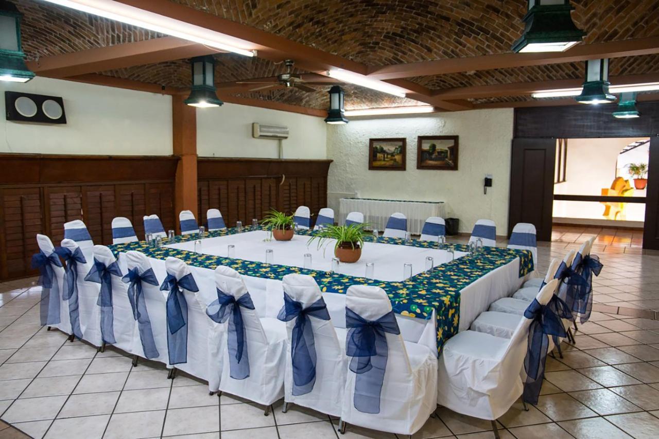 Hotel & Suites Villa Del Sol Morelia Dış mekan fotoğraf