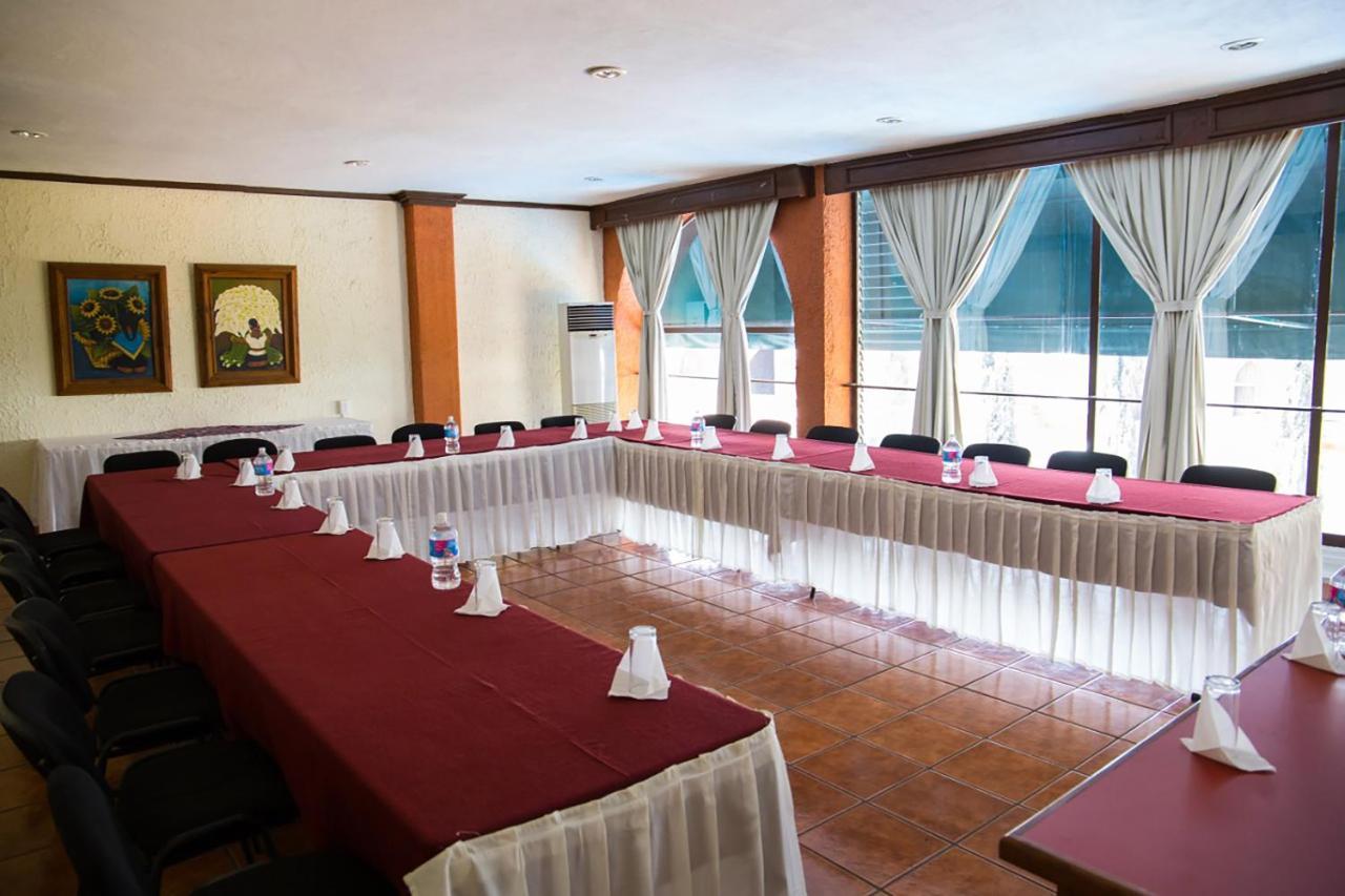 Hotel & Suites Villa Del Sol Morelia Dış mekan fotoğraf