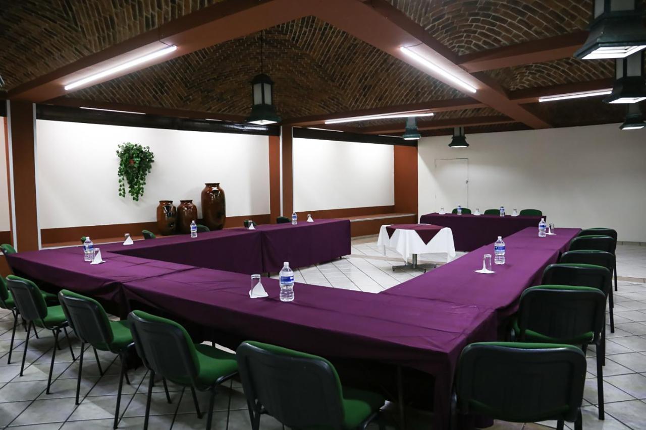 Hotel & Suites Villa Del Sol Morelia Dış mekan fotoğraf