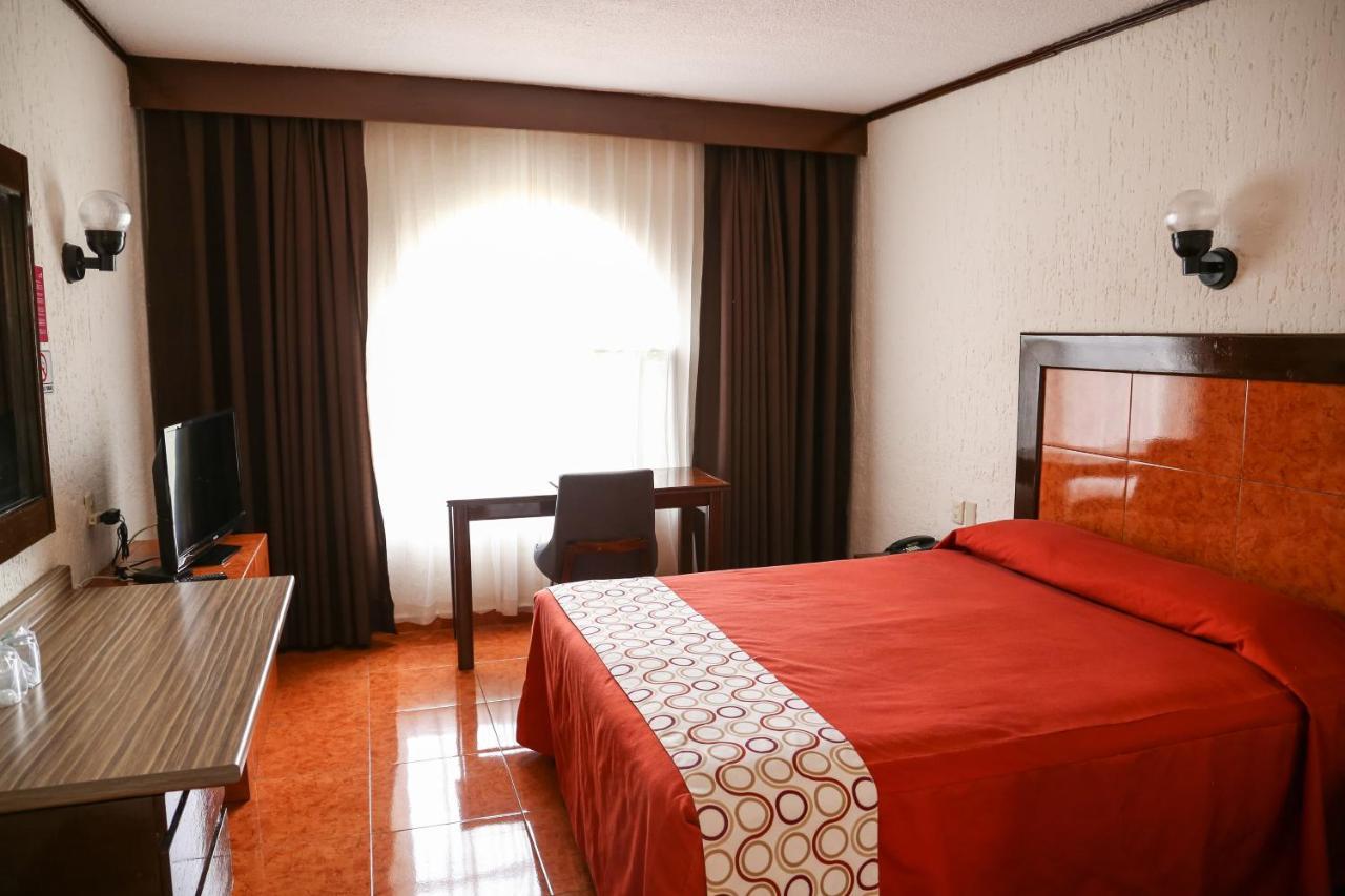Hotel & Suites Villa Del Sol Morelia Dış mekan fotoğraf