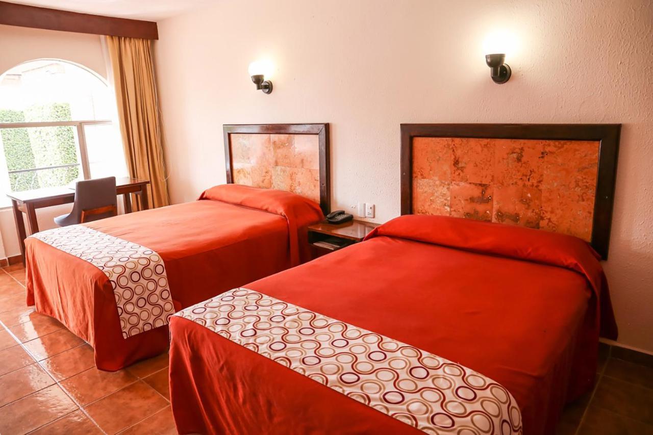 Hotel & Suites Villa Del Sol Morelia Dış mekan fotoğraf