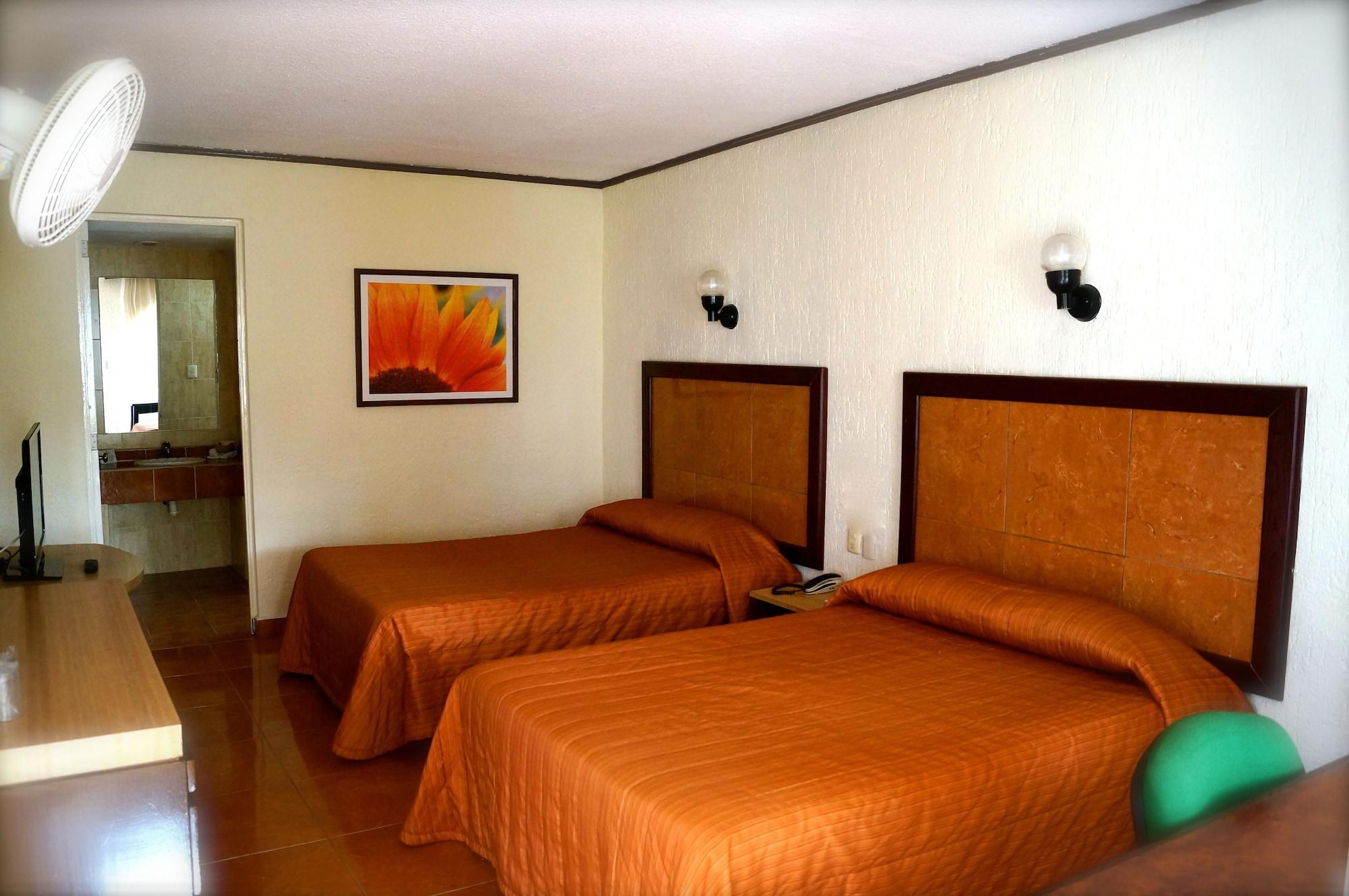 Hotel & Suites Villa Del Sol Morelia Dış mekan fotoğraf
