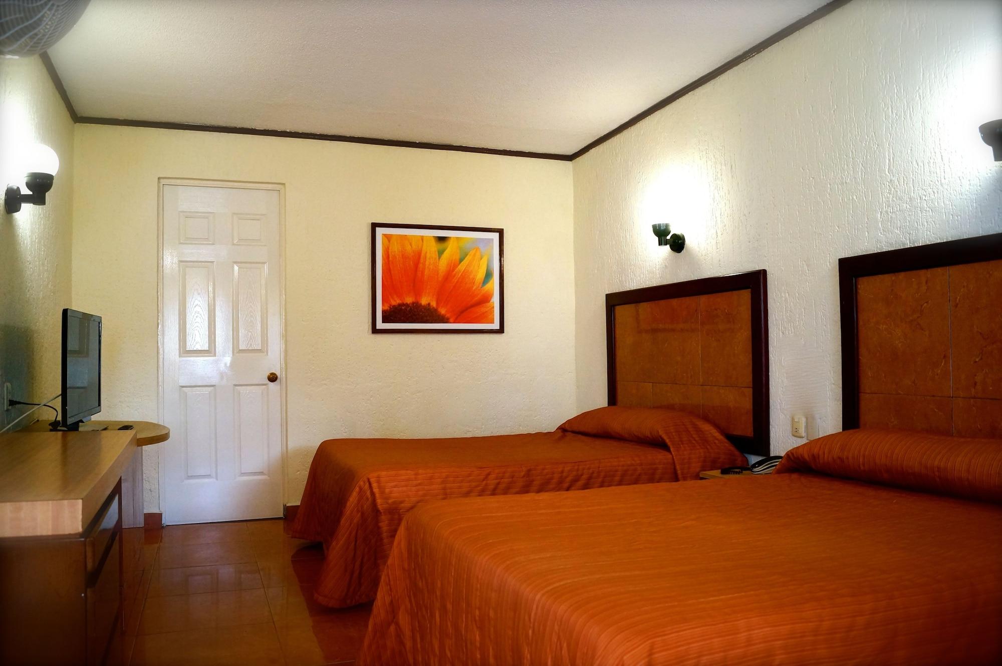 Hotel & Suites Villa Del Sol Morelia Dış mekan fotoğraf
