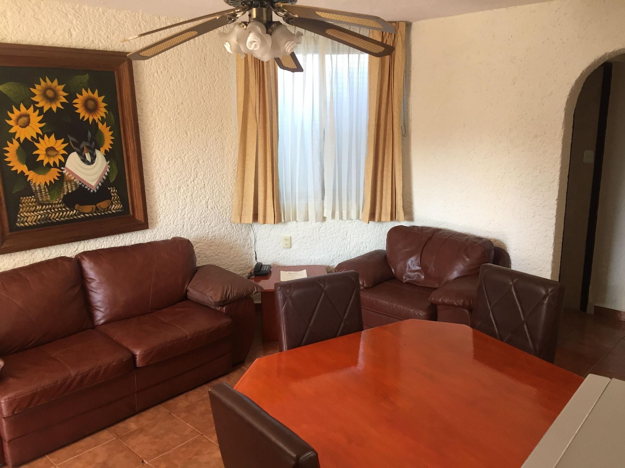 Hotel & Suites Villa Del Sol Morelia Dış mekan fotoğraf