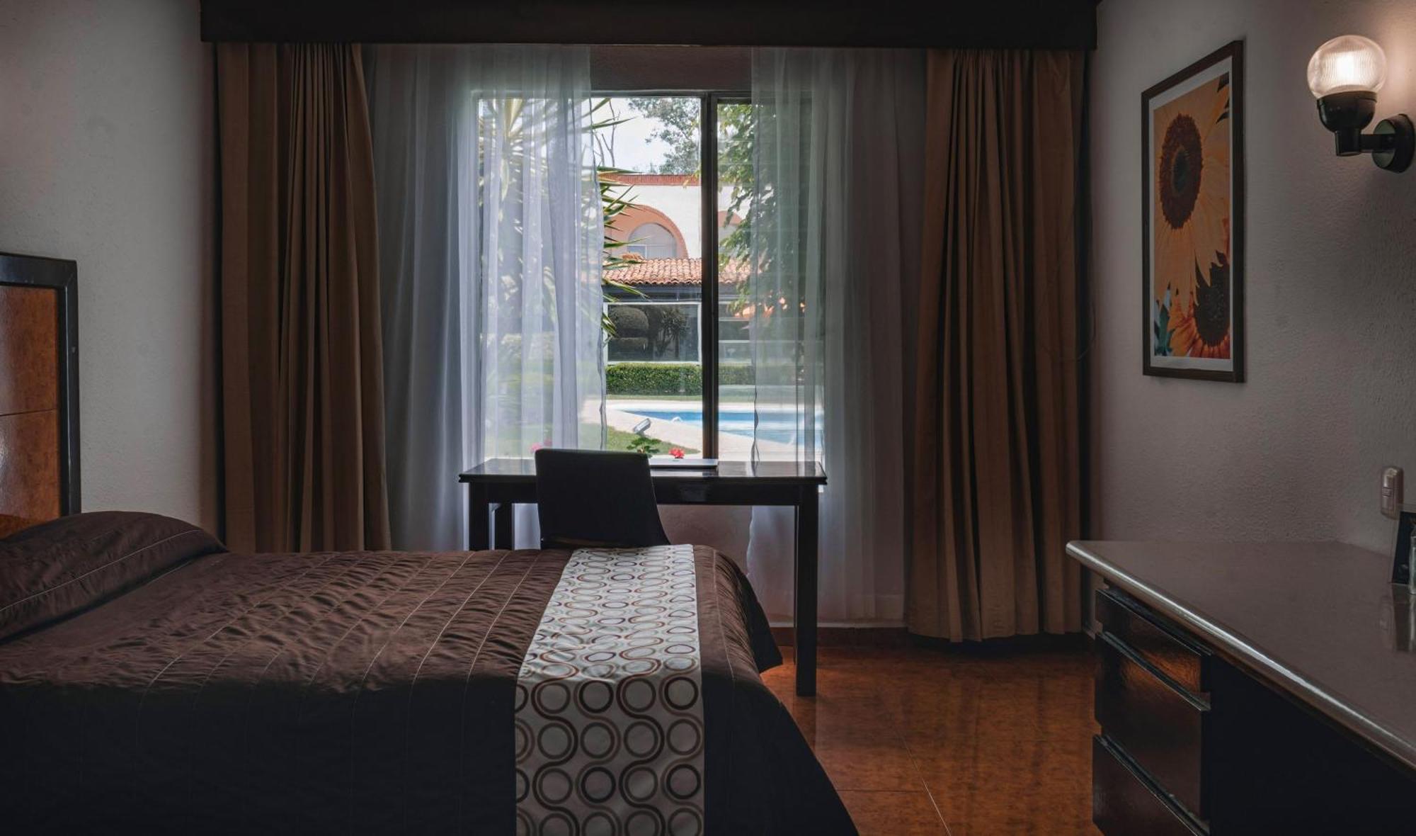 Hotel & Suites Villa Del Sol Morelia Dış mekan fotoğraf