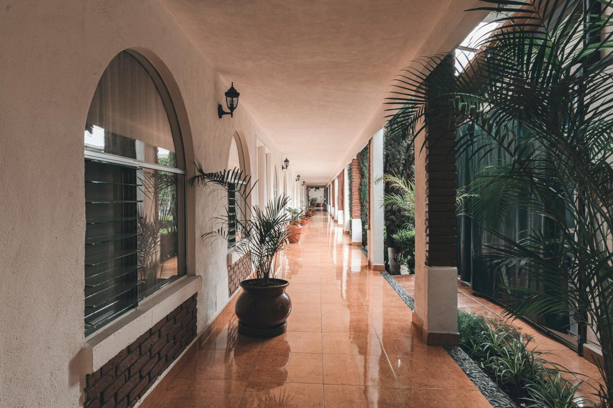 Hotel & Suites Villa Del Sol Morelia Dış mekan fotoğraf