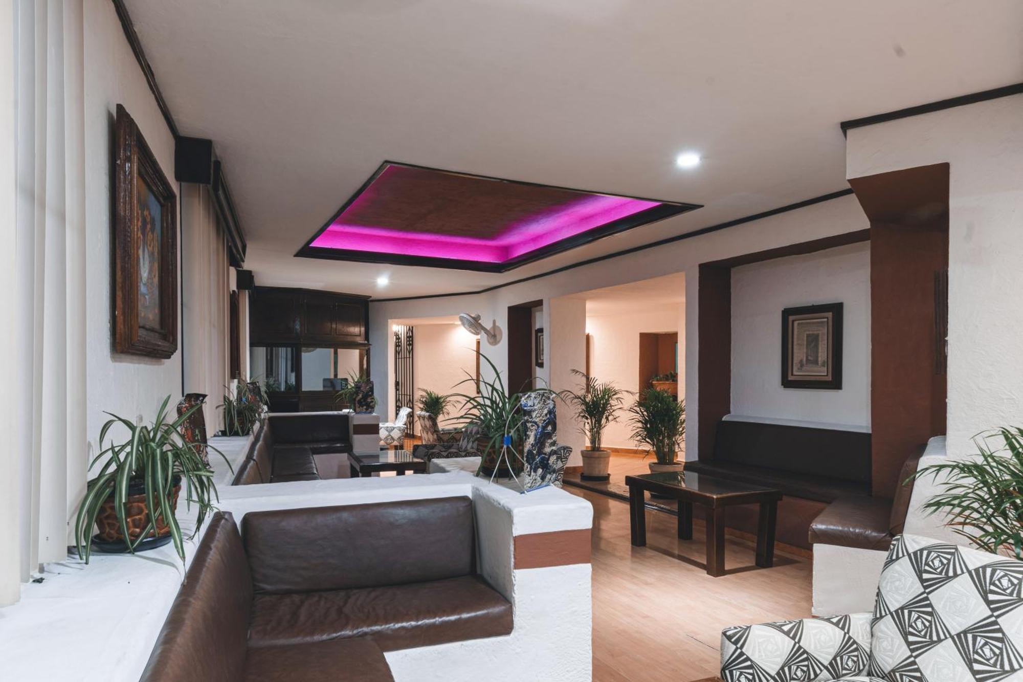 Hotel & Suites Villa Del Sol Morelia Dış mekan fotoğraf