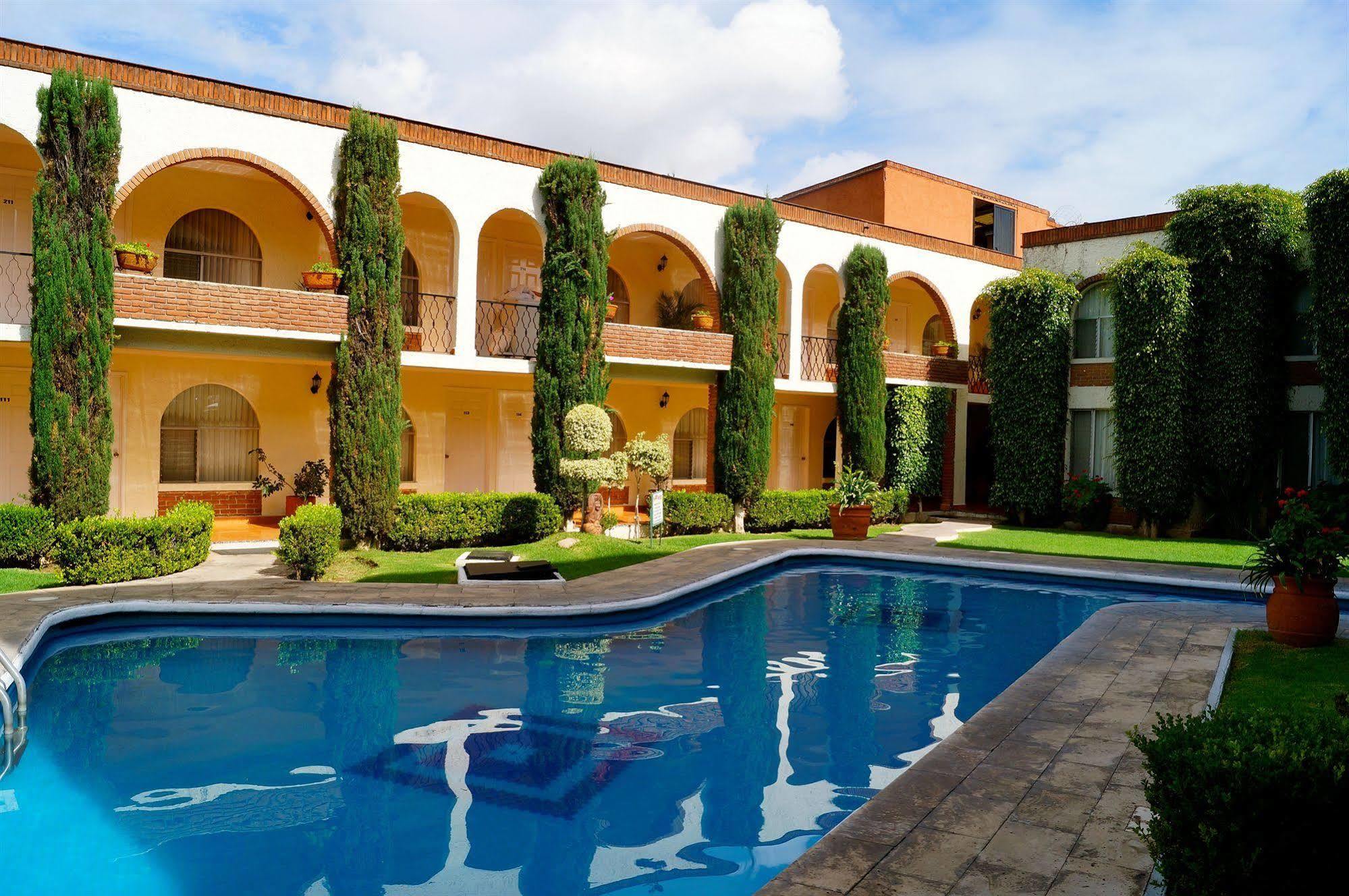 Hotel & Suites Villa Del Sol Morelia Dış mekan fotoğraf